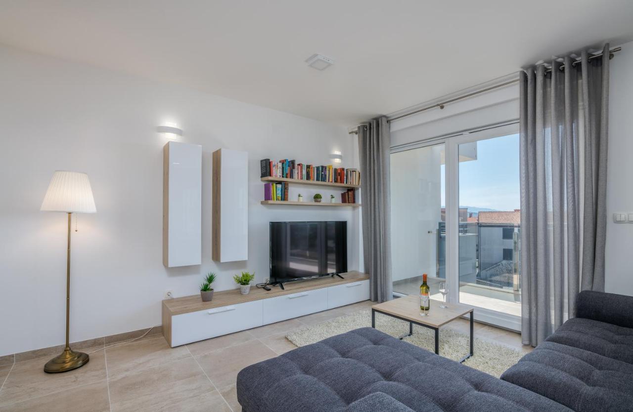 Appartment Divine Кърк Екстериор снимка
