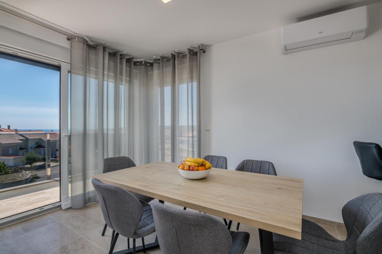 Appartment Divine Кърк Екстериор снимка