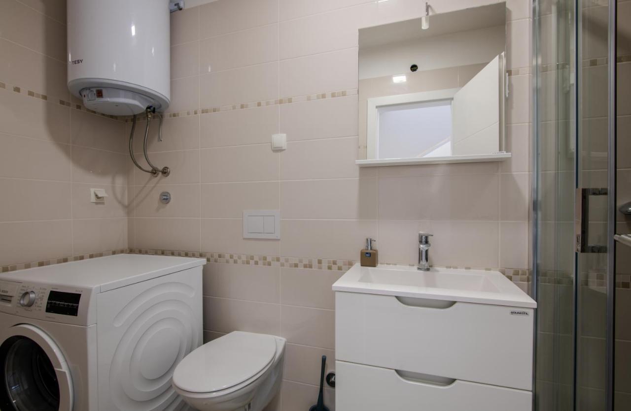 Appartment Divine Кърк Екстериор снимка