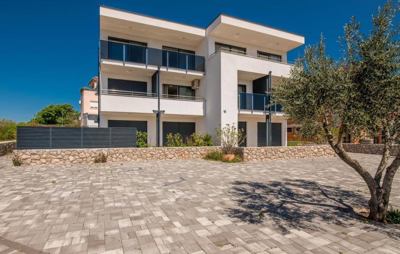 Appartment Divine Кърк Екстериор снимка