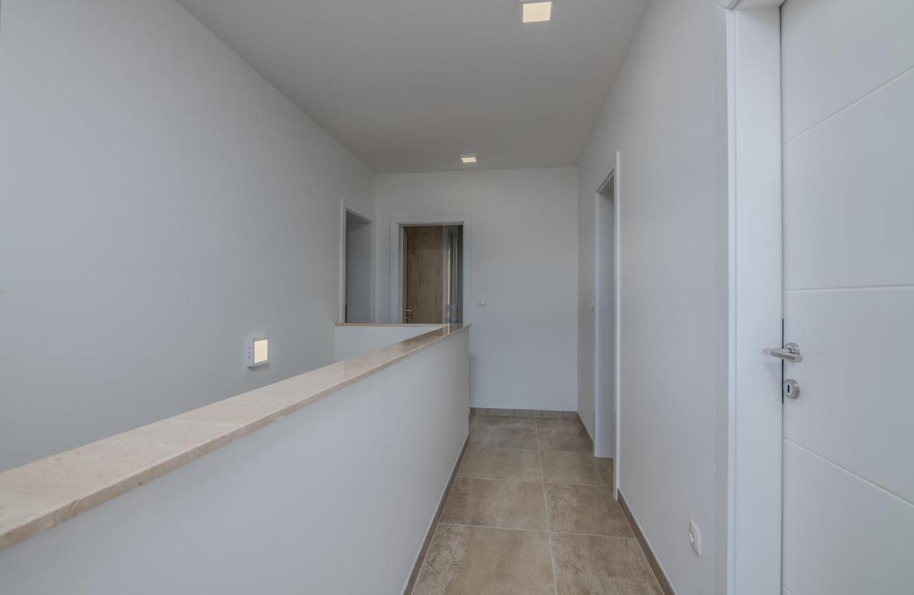 Appartment Divine Кърк Екстериор снимка